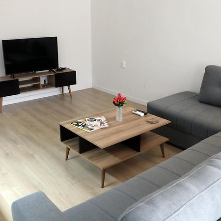 Spacious Modern Apartment Kisela Voda Skopje Buitenkant foto